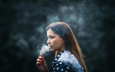 Le vapotage aide à sortir de la cigarette, mais pas de la dépendance à la nicotine